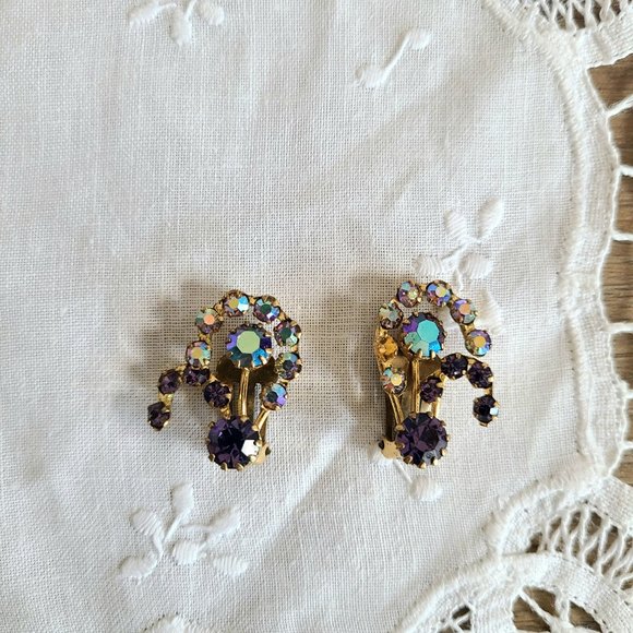 Vintage 1960s Aurora Borealis clip on earrings. Made in Austria. - Picture 5 of 7
